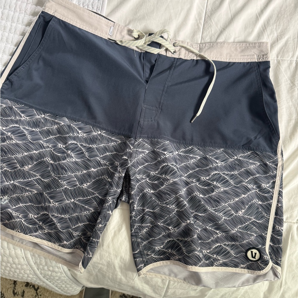 Vuori Men's Swim Board Shorts in Navy and Gray
